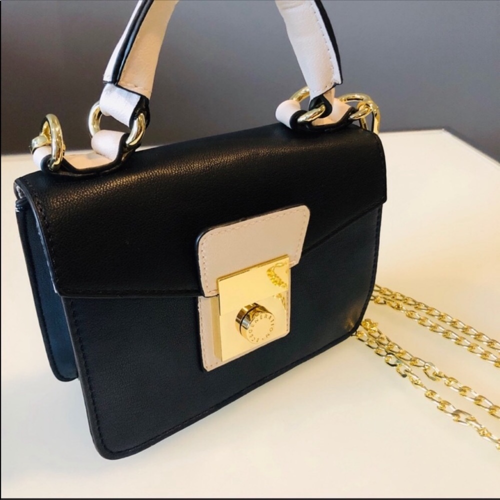 🌟BCBG Raphaela Mini Crossbody Bag 🌟
